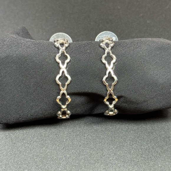 Kendra Scott Silver Geometric Earrings - Picture 4 of 6